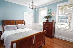 2 Schlafzimmer, Schreibtisch, Bügeleisen/Bügelbrett, WLAN