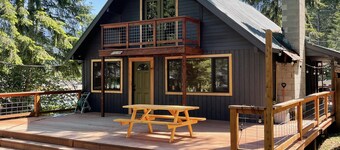 Timberline Creekside Chalet @ Mt Rainier-Sleeps10-  Wave WIFI, Pets Welcome!