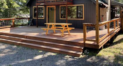 Timberline Creekside Chalet @ Mt Rainier-Sleeps10- Wave WIFI, Pets Welcome!