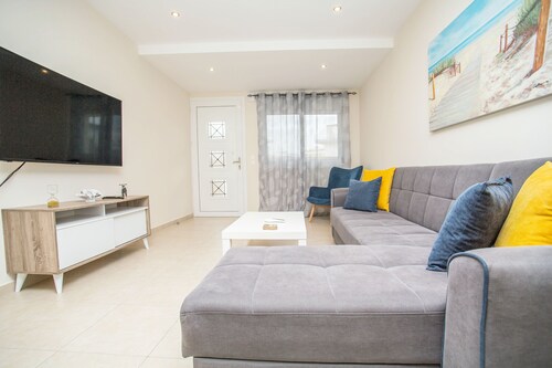 Rhodes Marine New House sijaitsee Rhodoksen kaupungissa!