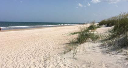 Beautifully Updated Home at Summer Beach Steps from Ocean