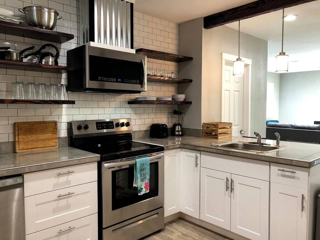 Relaxing Beach House | Pet Friendly | Close Beach Access | Room for 6!