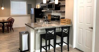 Relaxing Beach House | Pet Friendly | Close Beach Access | Room for 6!