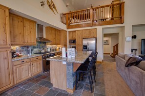 Private kitchen - Snowcreek Lodges-Panoramic Views! Hot Tub Access! Close to Shuttle! (Mammoth Lakes)