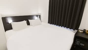 Deluxe Double Room, Non Smoking | In-room safe, free WiFi, bed sheets