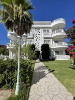 Deluxe Apartment, 1 Bedroom | Desk, iron/ironing board, free WiFi, bed sheets