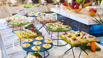 Tägliches großes Frühstück (350000 VND pro Person)