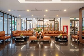 Lobby sitting area - Senna Hue Hotel (Hue)