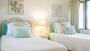 2 bedrooms, iron/ironing board, travel cot, free WiFi