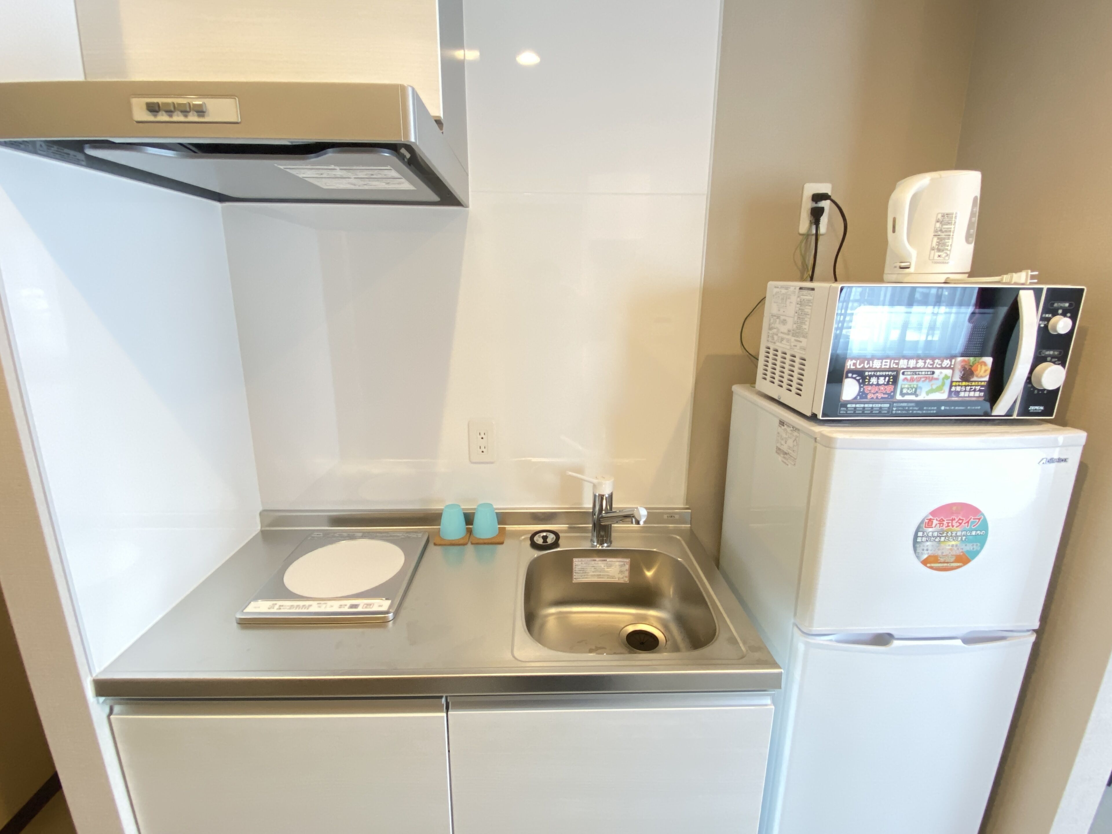 標準雙人房 | 私人小型廚房 | 雪櫃、微波爐、爐具、電熱水壺