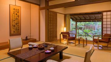 Japanese-Style Room with Open-Air Hot Spring Bath, Garden View, Non-Smoking | Free WiFi
