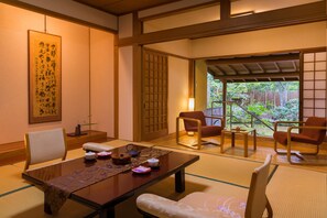 Japanese-Style Room with Open-Air Hot Spring Bath, Garden View, Non-Smoking | Free WiFi