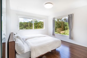 3 bedrooms, individually furnished, laptop workspace, free WiFi