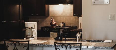 冷蔵庫、電子レンジ、オーブン、食器洗い機