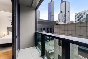 Apartamento, 3 quartos, 2 banheiros | Sacada