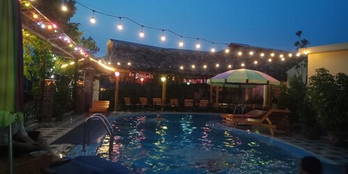 Tam Coc Little River Bungalow