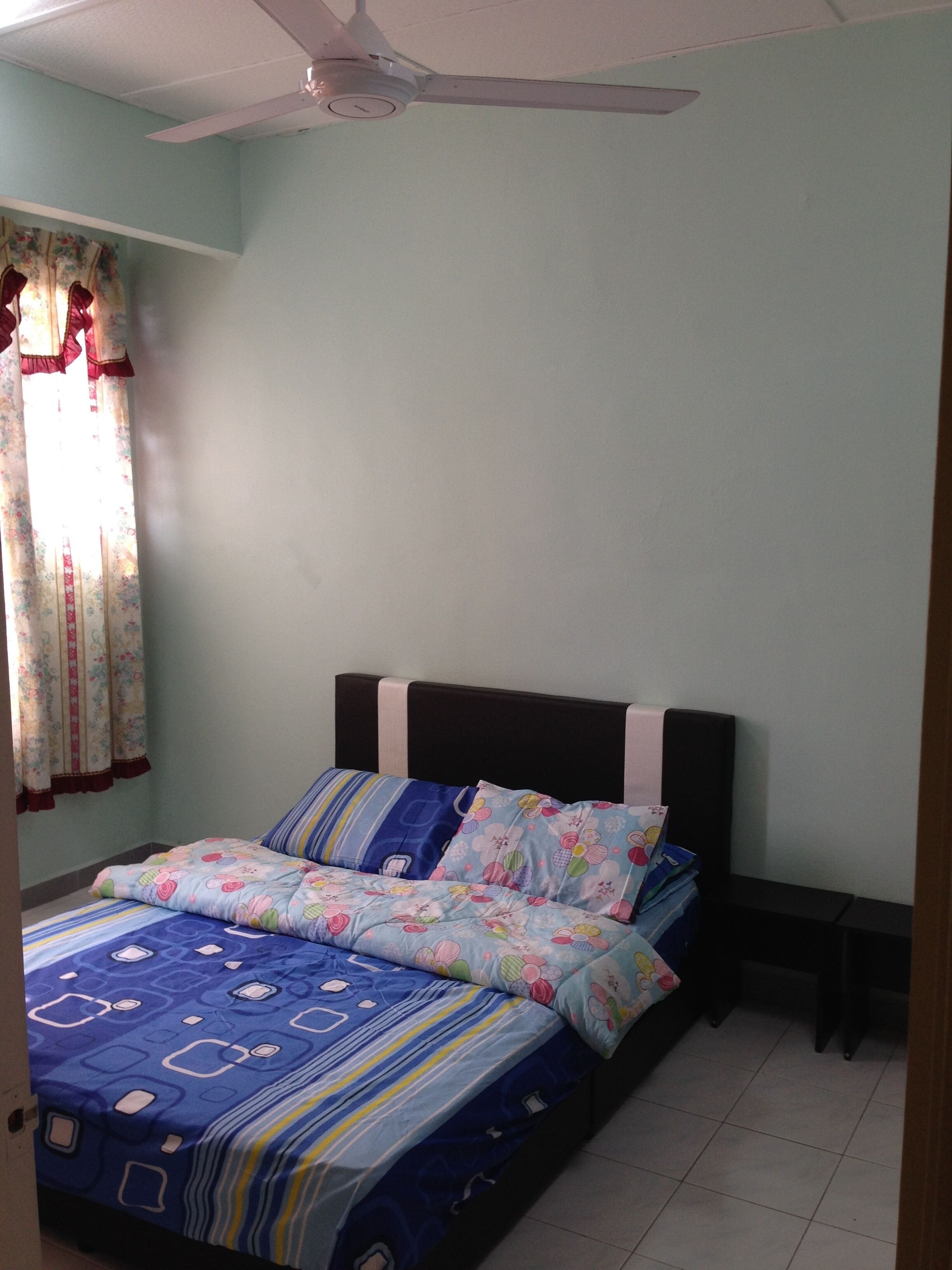 4 Schlafzimmer, Schreibtisch, Bügeleisen/Bügelbrett, Bettwäsche