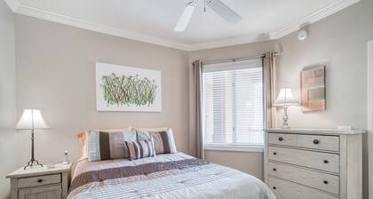 Totally Renovated : 2bed/2bath:gated Complex In N. Phoenix 2 Bedroom Condo by RedAwning