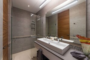 Apartamento, 2 habitaciones | Baño