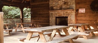 Blessed Nest 1 Bedroom Cabin by RedAwning