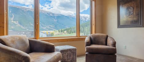 Condo, 2 Bedrooms | Interior