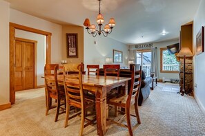 Condo, 2 Bedrooms | Private kitchen | Fridge, microwave, oven, dishwasher - Premier Red Hawk Lodge 2 Br~walk To Slopes~kids Ski Free 2 Bedroom Condo by RedAwning (Keystone)