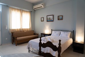 1 bedroom, iron/ironing board, free WiFi, bed sheets - Blue Home Studio (BHS) (Heraklion)