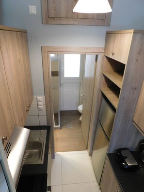 Kühlschrank, Ofen, Wasserkocher, Toaster