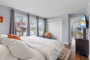 5 bedrooms, iron/ironing board, WiFi