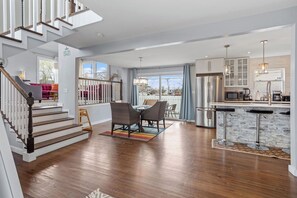 Interior - Modern Luxury Family Getaway Near Beach + Casinos (Atlantic City)