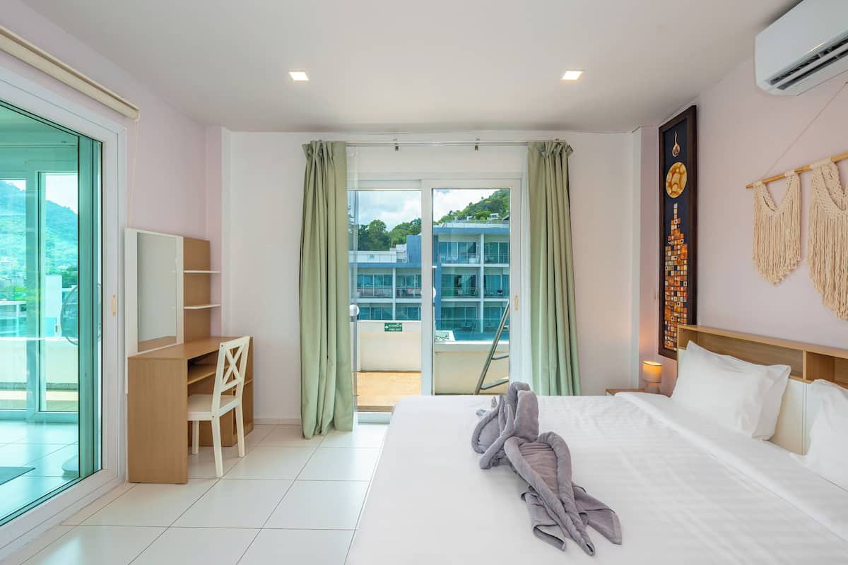 Attico, 2 camere da letto, vista mare | Una cassaforte in camera, con stile personalizzato