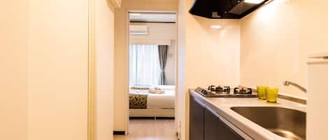 標準雙床房 | 私人小型廚房 | 雪櫃、微波爐、電熱水壺