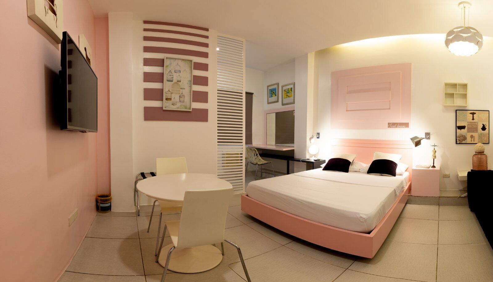 In-room safe, free WiFi