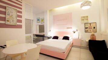 In-room safe, free WiFi