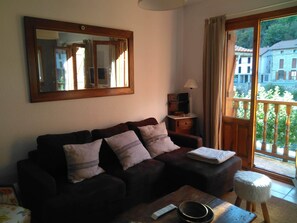 Appartement, 2 slaapkamers (1) | Woonkamer | Flatscreentelevisie