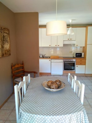 Appartamento, 2 camere da letto (1) | Pasti in camera