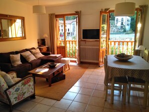 Appartement, 2 slaapkamers (1) | Woonruimte | Flatscreentelevisie