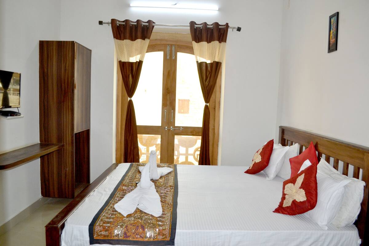 Standard Room | 1 bedroom, desk, blackout drapes, soundproofing