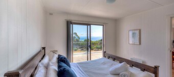 "Waders" si trova in una posizione fronte mare, con vista mozzafiato sull'oceano.