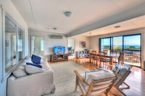 Smart TV - Waders - Freycinet Holiday Houses (Coles Bay)
