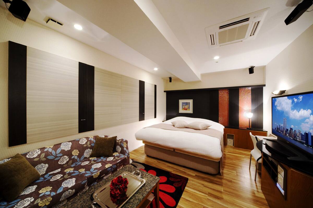 Double Room (Standard) | WiFi (free), individually decorated, bed sheets