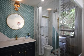 Deluxe Double Room | Bathroom | Shower, hair dryer, slippers, towels - Yes Yes I am Willing (Tainan)