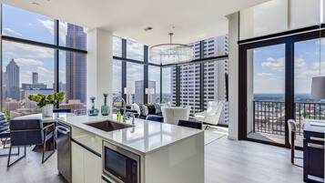 Oven, mesin pencuci piring, dan mesin espresso