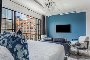 1 bedroom, bed sheets - Blue Lagoon Loft (Atlanta)