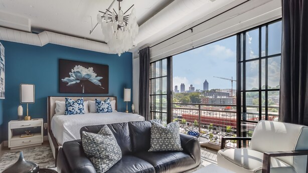 Room - Blue Lagoon Loft (Atlanta)