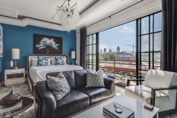 1 bedroom, bed sheets - Blue Lagoon Loft (Atlanta)