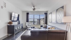 TV - Westside Retreat (Atlanta)