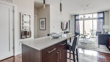 1 bedroom, bed sheets