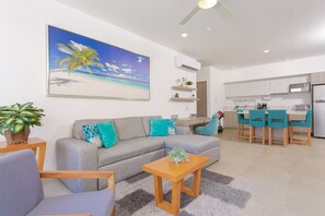 Smart TV, Netflix, streaming services