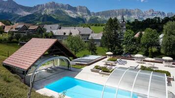 Seasonal outdoor pool, sun loungers